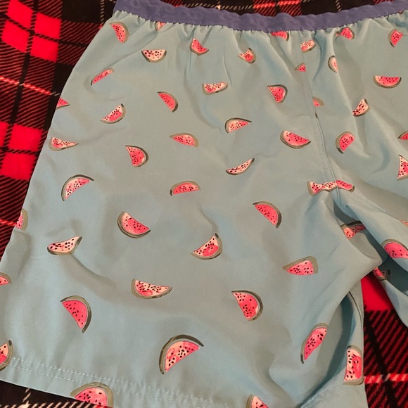 Men’s Izod Saltwster Size 2XB Stylish Blue and Red Board Shorts for Swimming - Picture 5 of 6